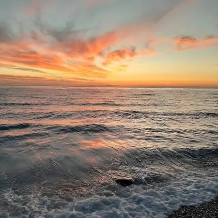 Ola Sea View 公寓